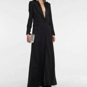 Elegant Tailored Womens Suit With A Sophisticated Jacket