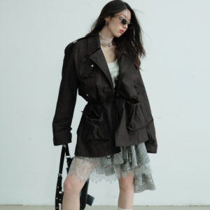 Pocket-decorated Waist-cinching Hunting-style Short Trench Coat